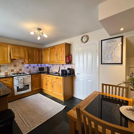 Beautiful House In Perfect Location Vakantiehuis Bowness-on-Windermere